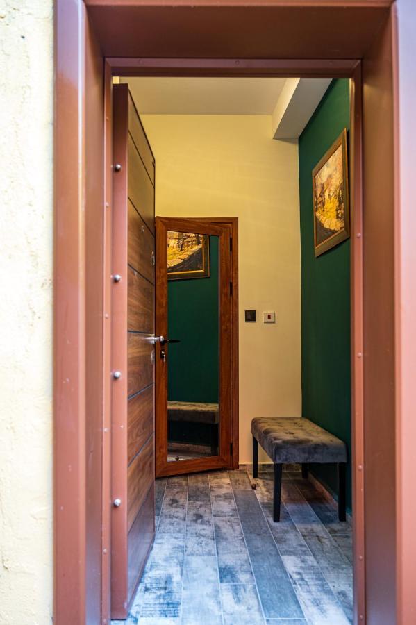 Apartpro Apartments, 大特尔诺沃 外观 照片