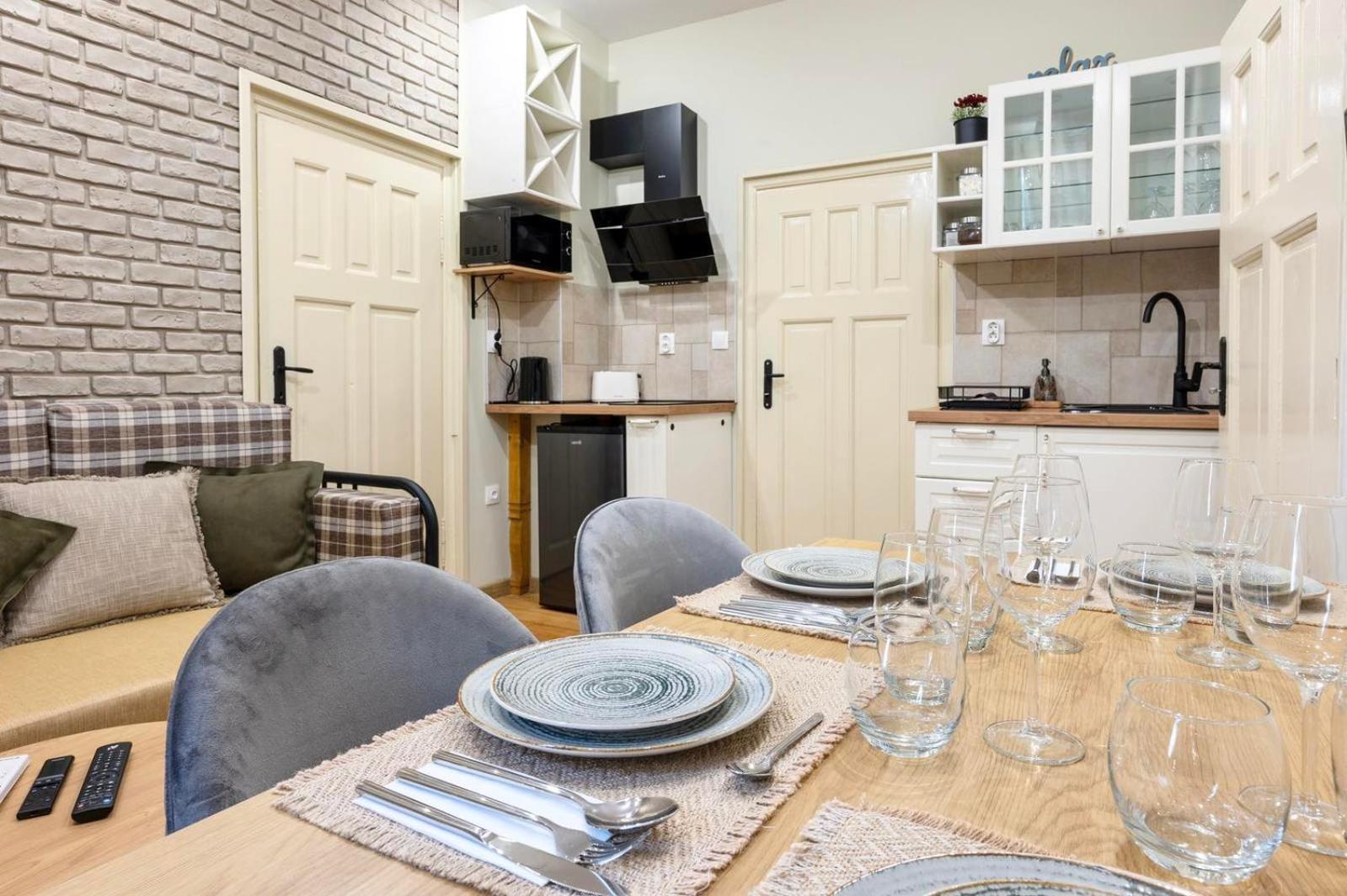 Apartpro Apartments, 大特尔诺沃 外观 照片